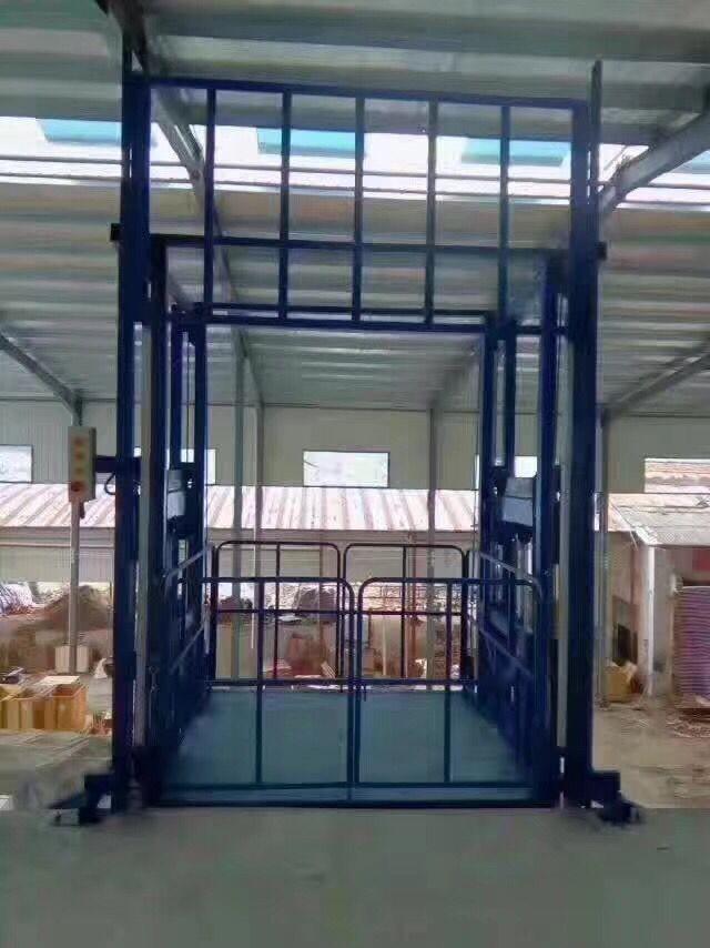 簡易貨梯